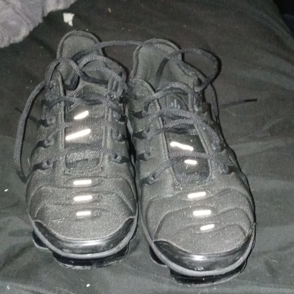 Vapor Airmax - Picture 1 of 2